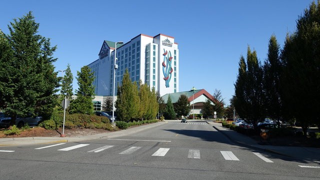 hotel with shuttle to tulalip casino