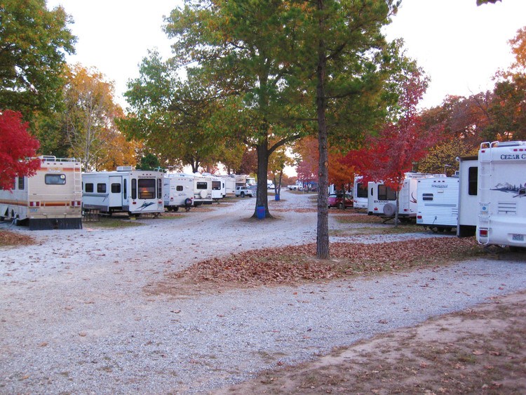 Escape To The Heartland: Your Guide To Missouri Arrowhead Point RV Park & Campground