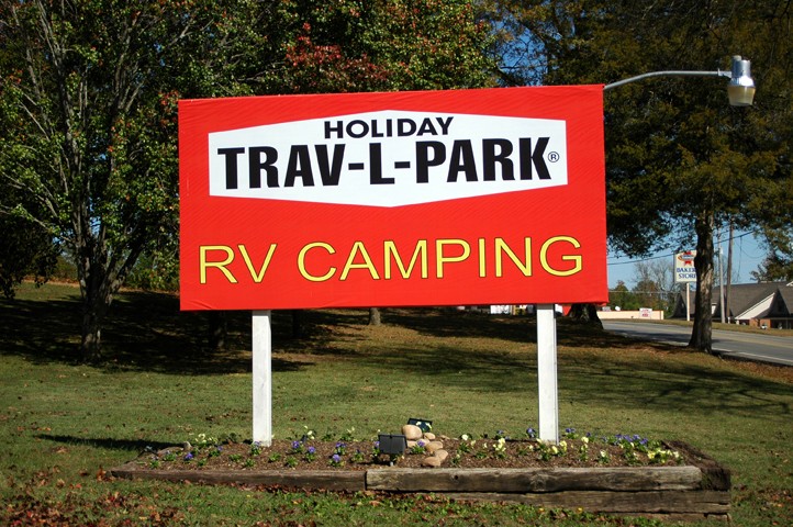 Holiday Travel Park - Chattanooga, TN - RV Parks