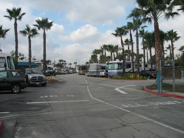 Golden Shore RV Resort - Long Beach, CA - RV Parks
