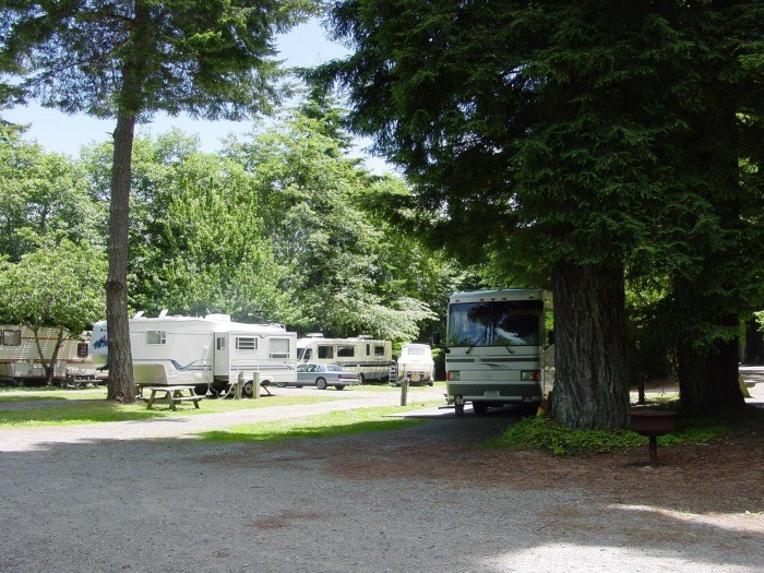 Lavaca Oaks RV Park - Hallettsville, TX - RV Parks - RVPoints.com